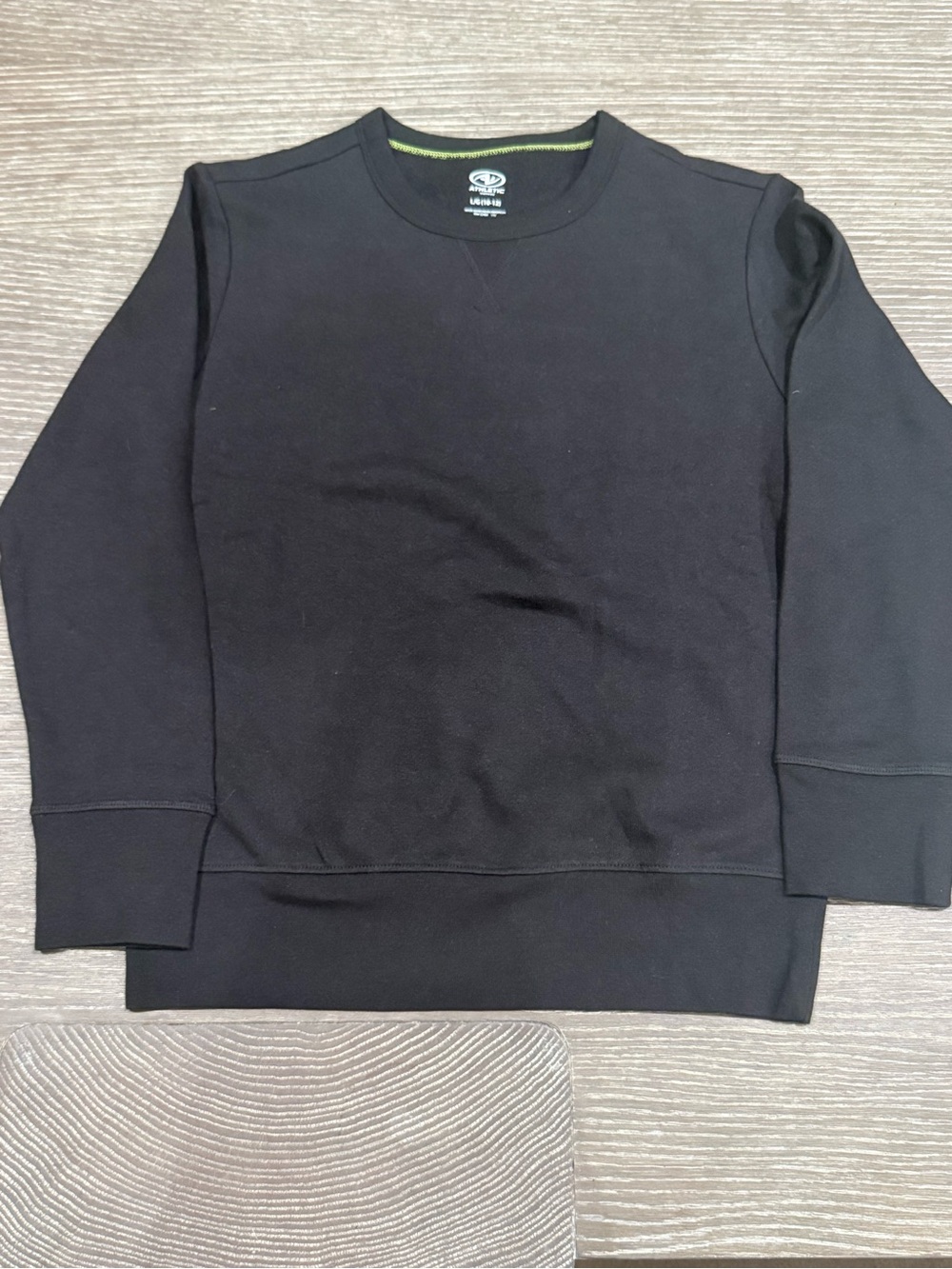 NWT Size Large 10-12 Athletic Works black  Crewneck Sweater